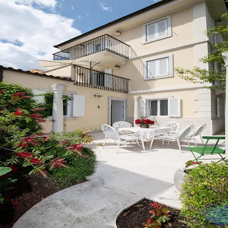 Marina With Sea View Apartment